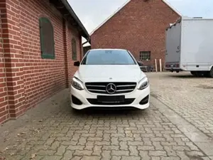 Mercedes-Benz B 200 d Urban Autom Navi LED Kamera Night Paket Bild 2
