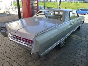 Buick Electra 225 4-door/ Coupe Look/ Unrestauriert! Bild 4
