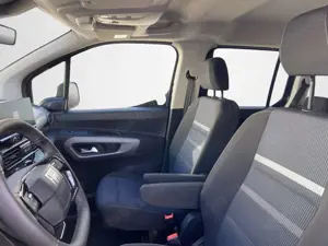 Fiat Doblo XL EAT8 7Sitzer Klima Navi Einparkhilfe Bild 3