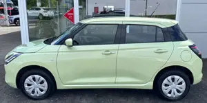 Suzuki Swift 1.2 Club ALLGRIP Hybrid NAVI KAMERA LED Tempomat Bild 4