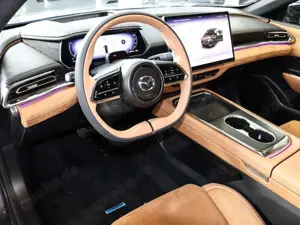 Mazda 6 EV 258PS 1AT RWD Takumi Plus NAVI HUD SONY Bild 4