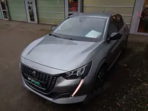 Peugeot 208 PureTech 100 EAT8 Allure Pack Automatik Navi Bild 3