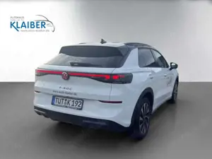 Volkswagen T-Roc R-Line 1.5 TSI DSG NAVI+360KAMERA+IQ.LIGHT Klima Bild 4