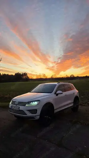 Volkswagen Touareg R-Line, AHK, LED, Panodach, Scheckheft