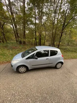 Mitsubishi Colt Bild 2