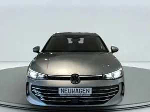 Volkswagen Passat 2.0 TDI SCR DSG Elegance MATRIX-LED Bild 2