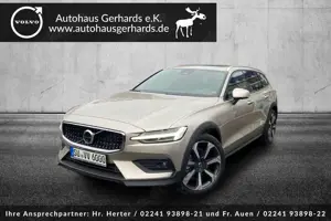 Volvo V60 Cross Country B4 AWD Ultimate,Pano,360°,20'',Standh.