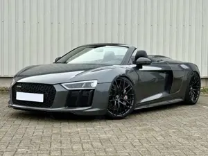 Audi R8 Spyder V10 plus quattro Carbon Service lückenlos