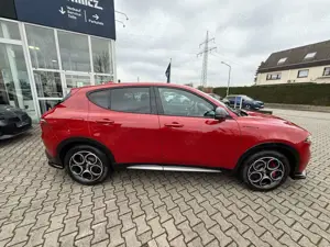 Alfa Romeo Tonale Edizione Speciale Plug-In-Hybrid AWD 280 Sitz- und Bild 5