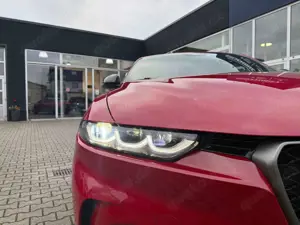 Alfa Romeo Tonale Edizione Speciale Plug-In-Hybrid AWD 280 Sitz- und Bild 3