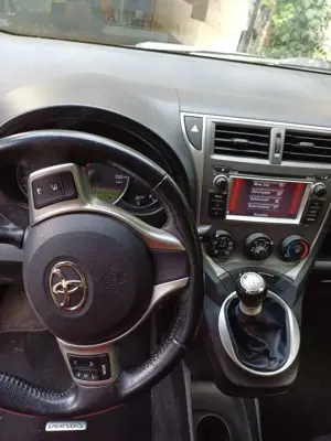 Toyota Verso-S Verso S 1.33 VVT-i Life Bild 2