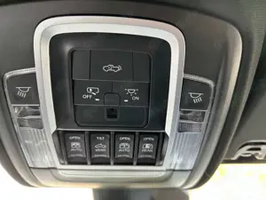 Dodge RAM 1500 Crew Cab Laramie Night V8 RamBox 202 Bild 4