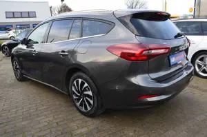 Ford Focus 1.5 EcoBlue Titanium X Matrix LED Navi AHK elektr. Bild 2