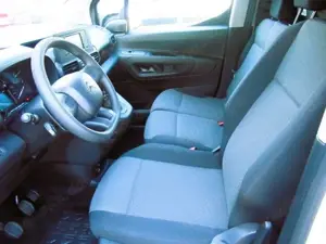 Citroen Berlingo Kasten Club L1 BlueHDi 100 AHK Klima Bild 5