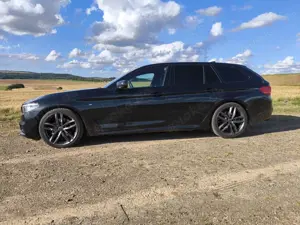 BMW 520 i Touring Aut. M Sport Edition LED NAVI LEDER 20" Bild 2
