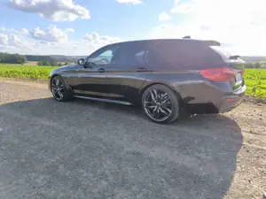 BMW 520 i Touring Aut. M Sport Edition LED NAVI LEDER 20" Bild 3