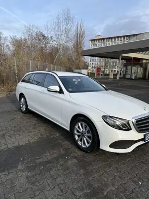 Mercedes-Benz E 200 E 200 d (213.213) Bild 2