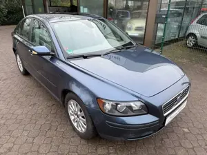 Volvo S40 1.8 Momentum *nur 100 TKM*1.Hand*Scheckheft*eSD*