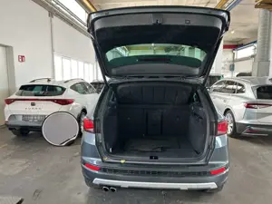 SEAT Ateca 2.0 TDI DSG FR 4Drive Navi Kamera LED ACC