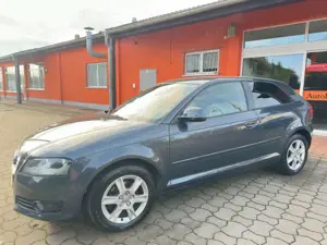 Audi A3 1.6 Attraction * Klimaautomatik * SHZ *