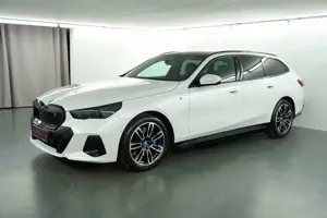 BMW i5 40 eDrive M Sport-pro Pano HK DriveAssist+