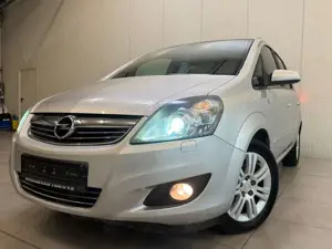 Opel Zafira B/ 7 SITZER / TEMPOMAT / XENON / TÜV NEU