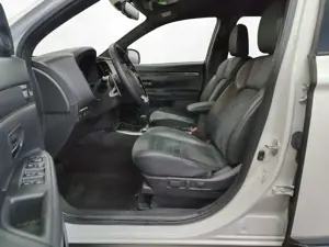 Mitsubishi Outlander Bild 2