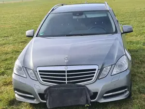 Mercedes-Benz E 220 E-Klasse T-Modell Diesel T CDI
