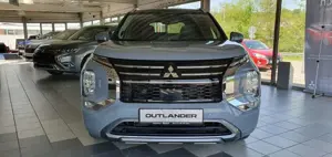 Mitsubishi Outlander 2.4L PHEV TOP LEDER/PANORAMADACH Bild 3