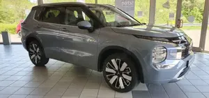 Mitsubishi Outlander 2.4L PHEV TOP LEDER/PANORAMADACH Bild 4