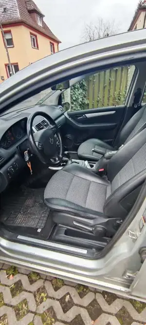 Mercedes-Benz A 180 A-Klasse Diesel  5-Türer CDI Elegance DPF Bild 1