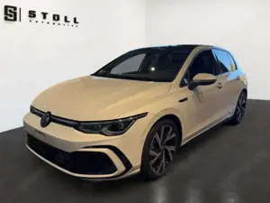 Volkswagen Golf VIII 1.5 eTSI DSG R-Line Pano+HK+Navi+Keyless+++