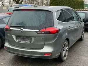 Opel Zafira Zafira Diesel 2.0 D (CDTI ecoFLEX) Start/Stop ON Bild 5