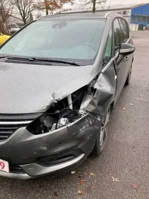 Opel Zafira Zafira Diesel 2.0 D (CDTI ecoFLEX) Start/Stop ON Bild 2