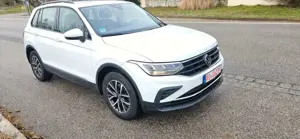 Volkswagen Tiguan Life,Panorama,Navi,RFK,ACC,LED,DAB