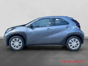 Toyota Aygo X 1.0 Business Edition Sitzheizung Bild 2