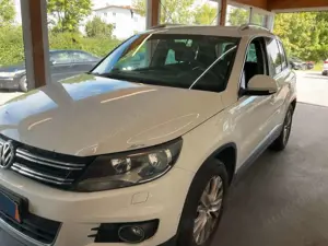 Volkswagen Tiguan 2.0TDI Life 4Motion*DSG*AHK*SHZ*PDC*TMP