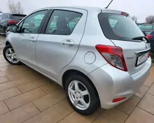 Toyota Yaris Life Klima Bild 3
