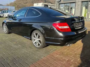 Mercedes-Benz C 250 CDI BlueEfficiency *Edition1 *AMG *Pano Bild 3