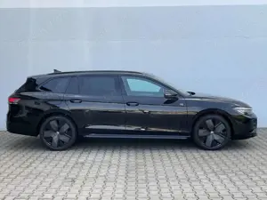 Volkswagen Passat Variant R-Line Signature 1.5 TSI eHybrid DSG AHK Bild 5
