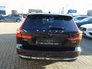 Volvo V60 Ultra Bright T6 AWD/Massage/BW/Pano/360° Bild 3