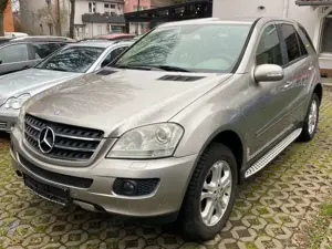 Mercedes-Benz ML 320 ML 320 CDI (164.122), Automatik, Leder beige