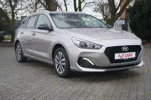 Hyundai i30 Kombi 1.0 T-GDI Trend AHK Navi Kamera DAB Bild 4