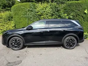 Peugeot 5008 Hybrid 145 e-DSC6 GT Bild 3