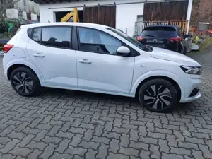 Dacia Sandero Bild 3