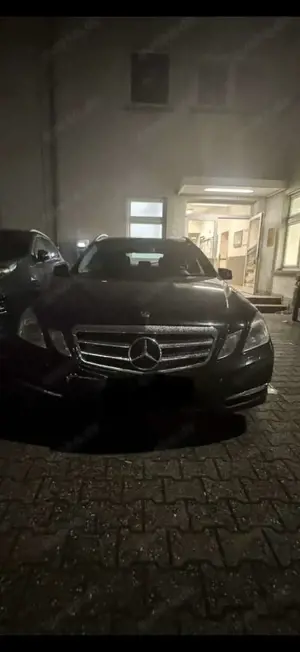Mercedes-Benz E 200 E 200 CGI BlueEfficiency (212.248)