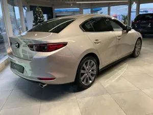 Mazda 3 2.5L 140PS Exclusive-line TAGESZULASSUNG Bild 4