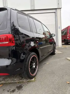 Volkswagen Touran Touran 2.0 TDI DPF BlueMotion Technology Highline Bild 4