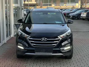 Hyundai TUCSON 1.6T-GDi DCT-7 Intro Edition 4WD *1.Hand*31.650 Km Bild 2