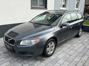 Volvo V70 Kombi Momentum /AHK/BiXENON/LEDER/SZH/NAVI